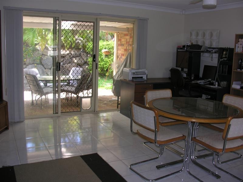 8 Essex Court, Nerang QLD 4211