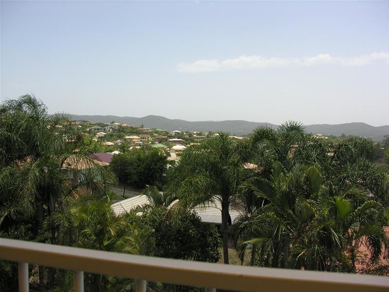 9 Macrobert Street, Highland Park QLD 4211