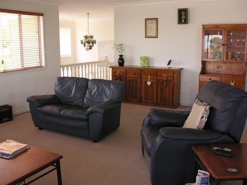 9 Macrobert Street, Highland Park QLD 4211