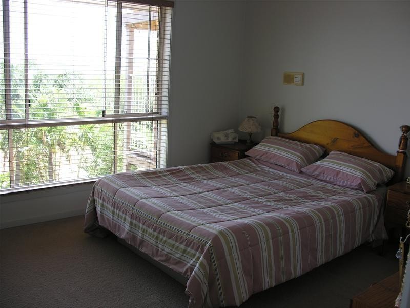 9 Macrobert Street, Highland Park QLD 4211