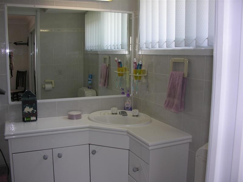 9 Macrobert Street, Highland Park QLD 4211