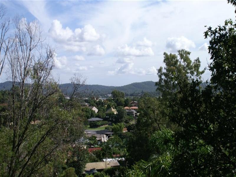 9 Amethyst Court, Carrara QLD 4211