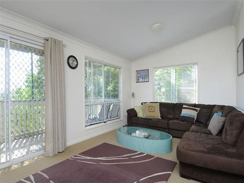 9 Amethyst Court, Carrara QLD 4211