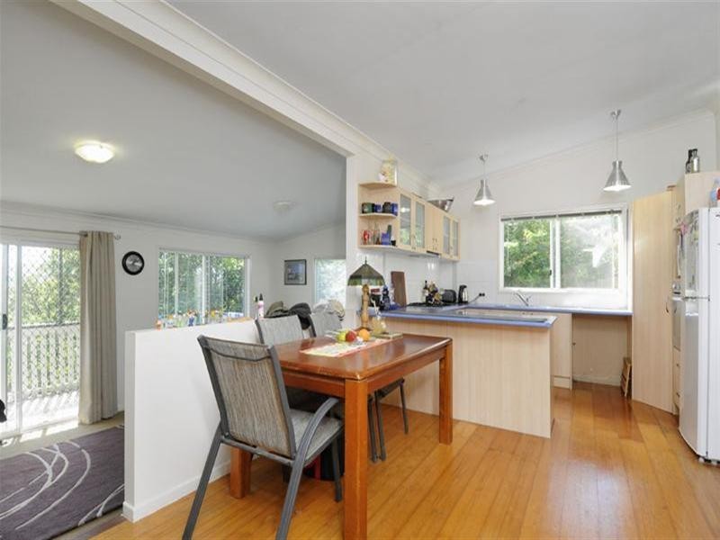 9 Amethyst Court, Carrara QLD 4211