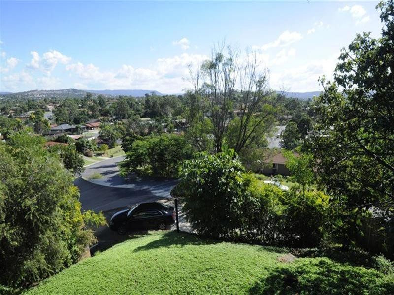 9 Amethyst Court, Carrara QLD 4211