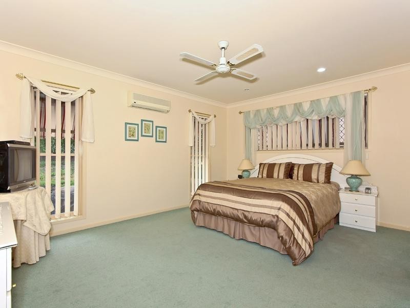 5 Kilmarnock Close, Highland Park QLD 4211