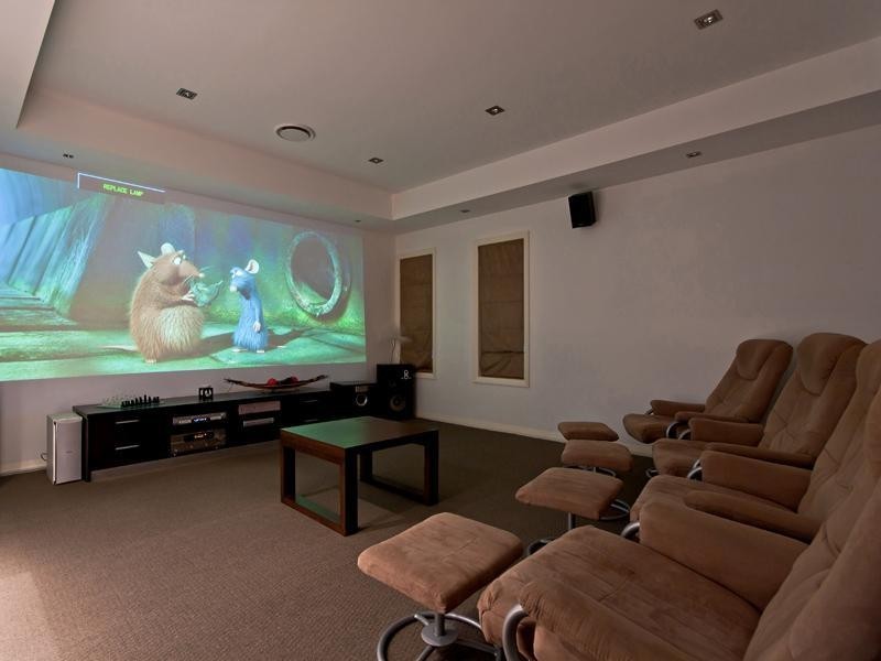 11 Salvado Drive, Pacific Pines QLD 4211