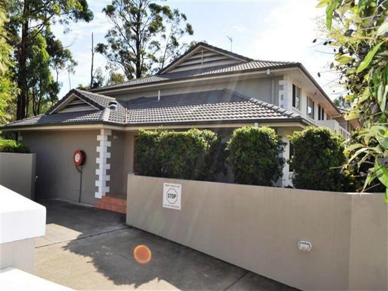 1/129-131 Currumburra Road, Ashmore QLD 4214