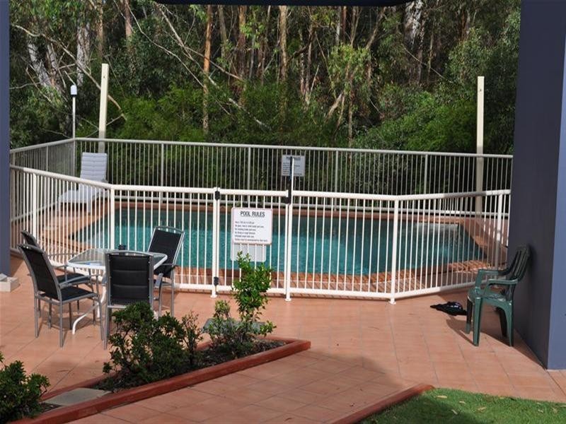 1/129-131 Currumburra Road, Ashmore QLD 4214