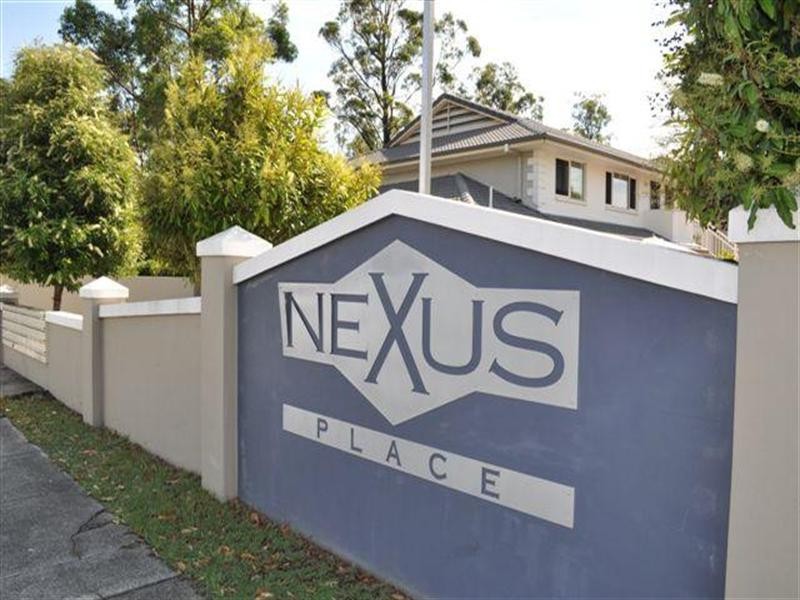 1/129-131 Currumburra Road, Ashmore QLD 4214