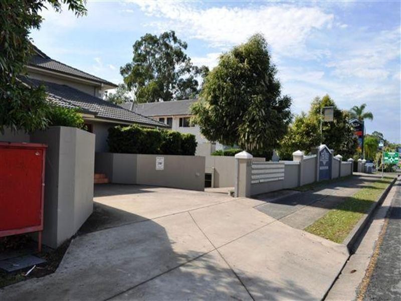 1/129-131 Currumburra Road, Ashmore QLD 4214