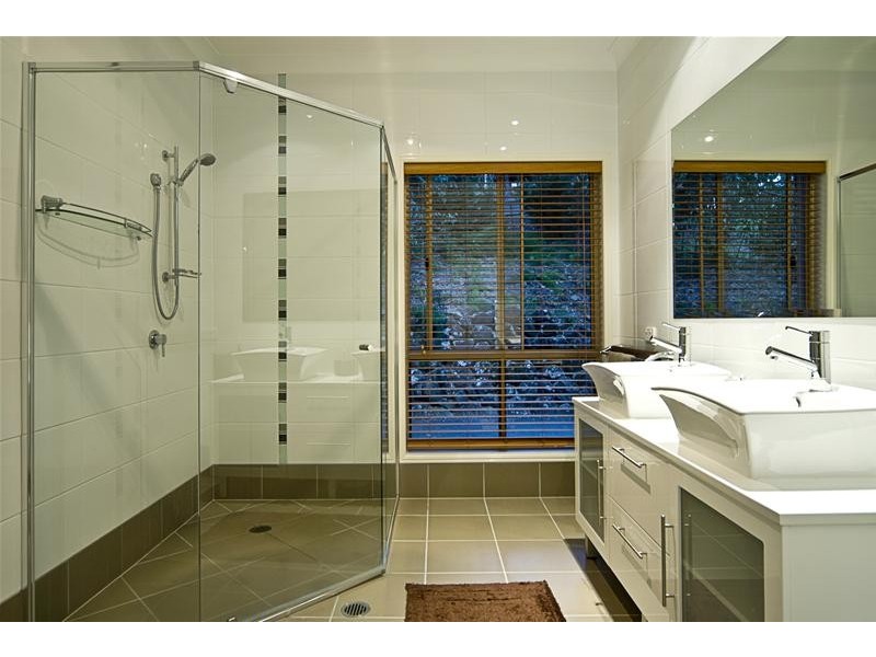 17 Clarence Drive, Helensvale QLD 4212