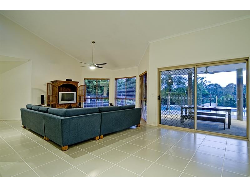 17 Clarence Drive, Helensvale QLD 4212