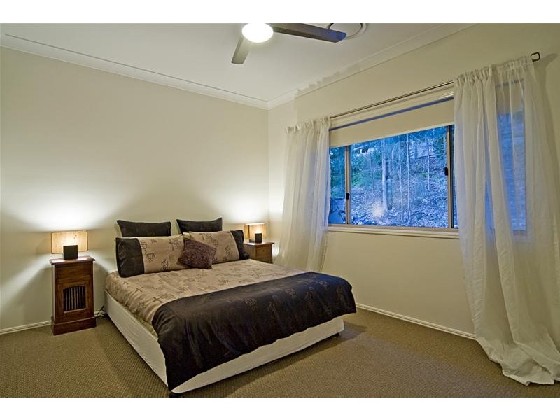 17 Clarence Drive, Helensvale QLD 4212