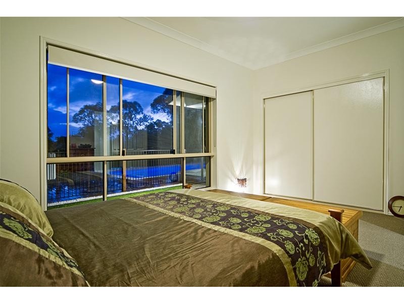 17 Clarence Drive, Helensvale QLD 4212