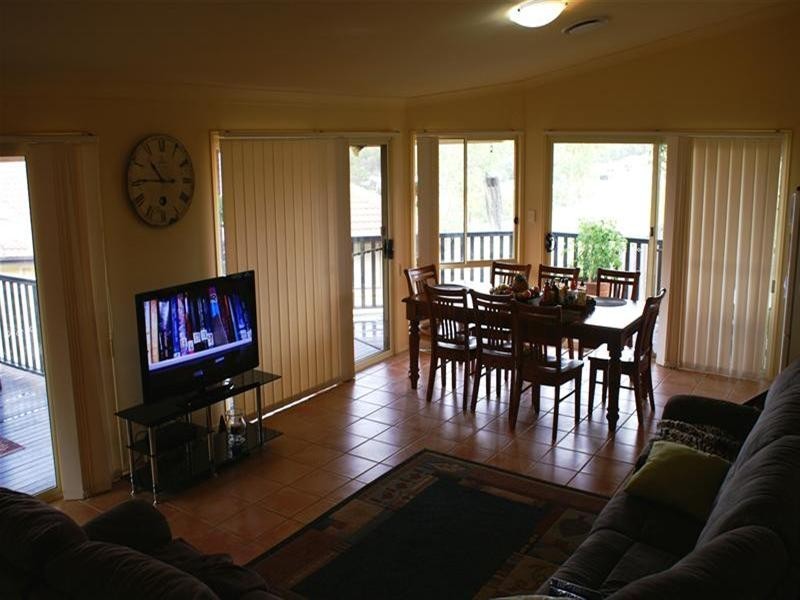 19 Henderson Rise, Pacific Pines QLD 4211