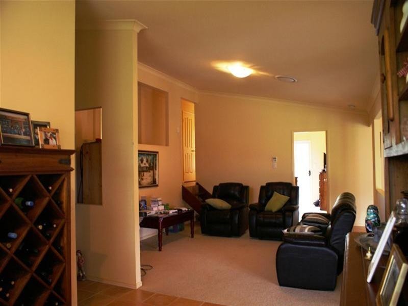 19 Henderson Rise, Pacific Pines QLD 4211