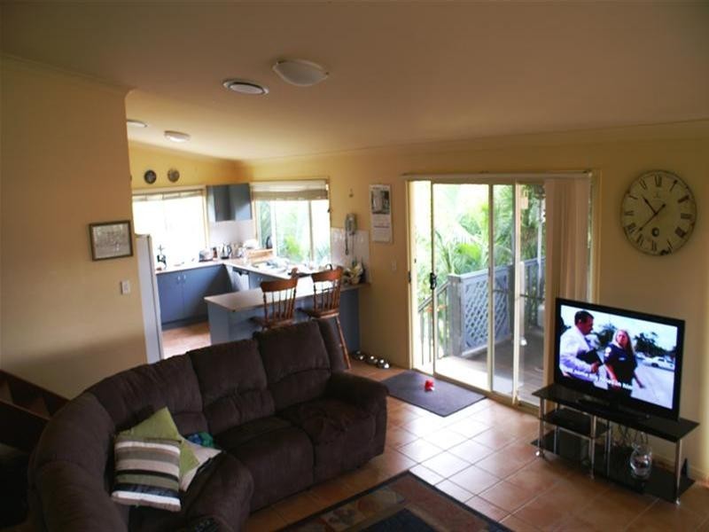 19 Henderson Rise, Pacific Pines QLD 4211