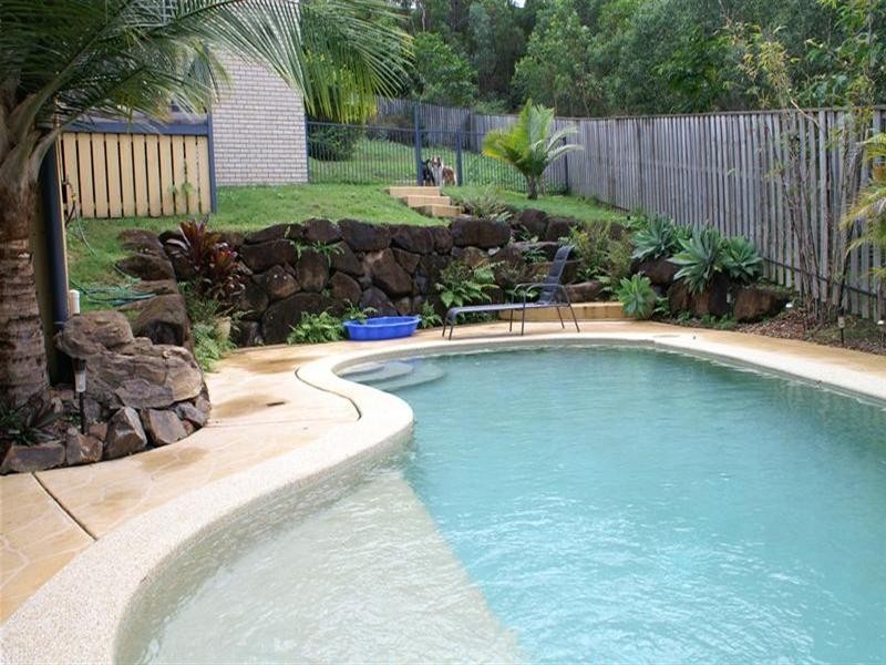 19 Henderson Rise, Pacific Pines QLD 4211