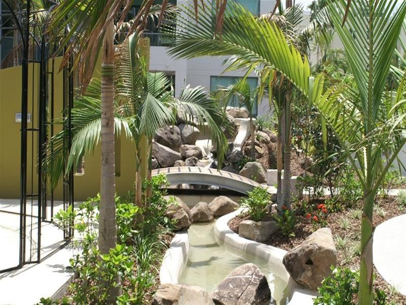 10P/28 Bayview Street, Runaway Bay QLD 4216