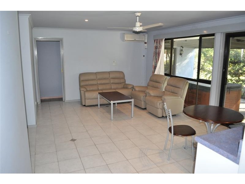 28 Kingsway Drive, Molendinar QLD 4214