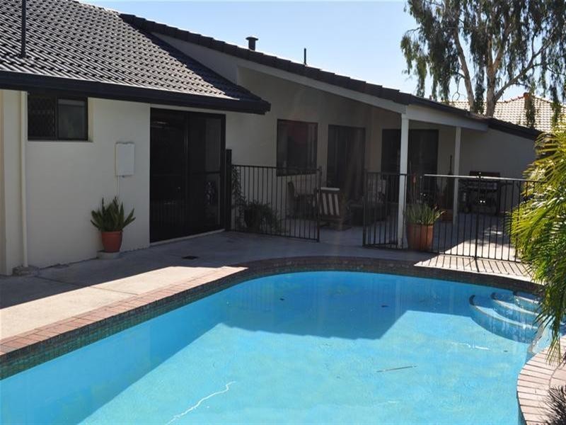 25 Numeralla Avenue, Ashmore QLD 4214