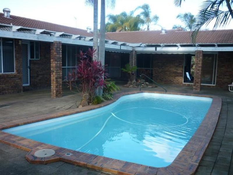 1 Harrier Drive, Burleigh Waters QLD 4220
