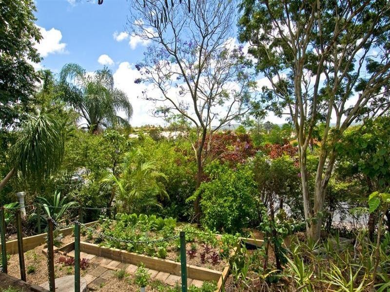 60 Alexander Drive, Highland Park QLD 4211