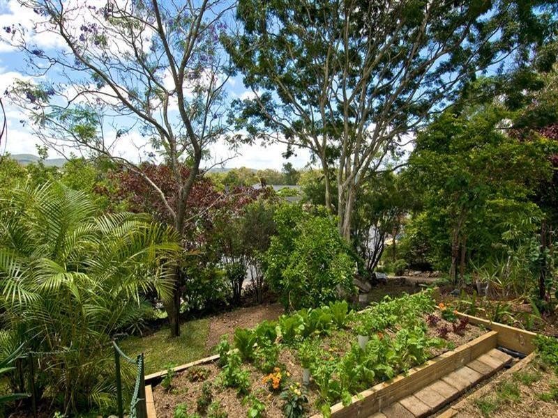 60 Alexander Drive, Highland Park QLD 4211