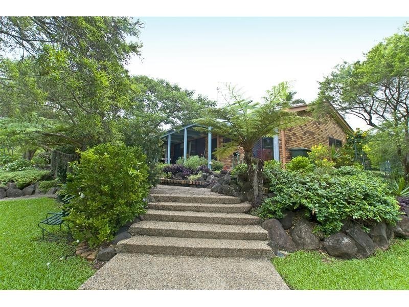 24 Viscount Drive, Tallai QLD 4213