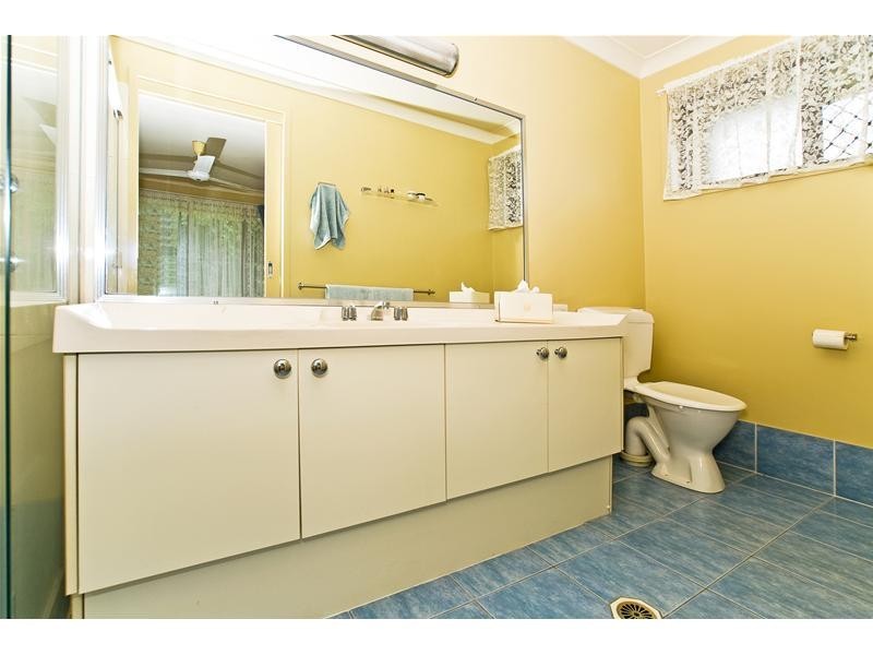 24 Viscount Drive, Tallai QLD 4213