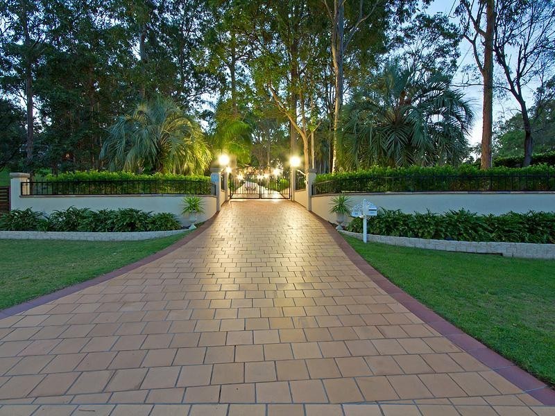 16 Rouse Street, Worongary QLD 4213