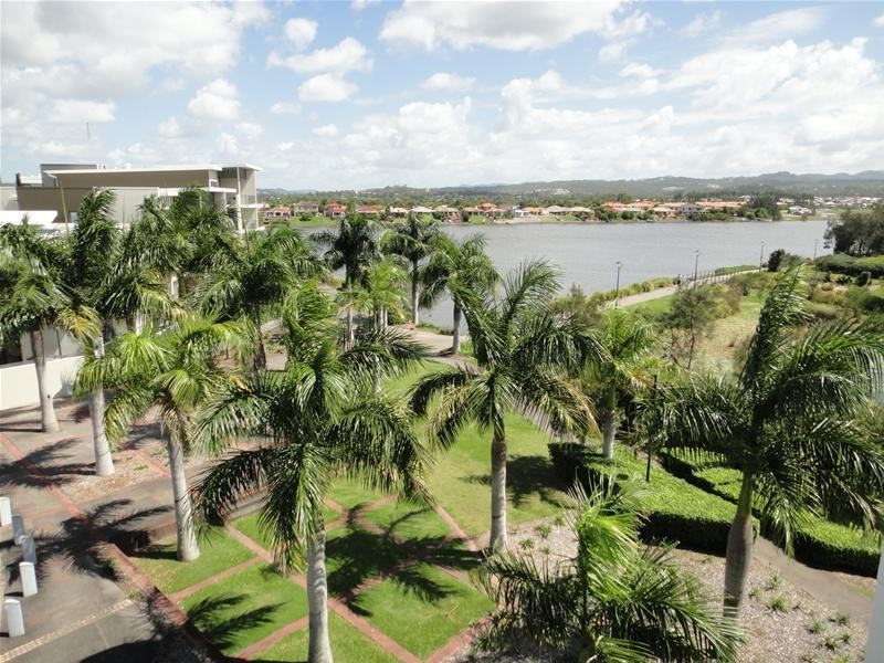 Varsity Lakes QLD 4227