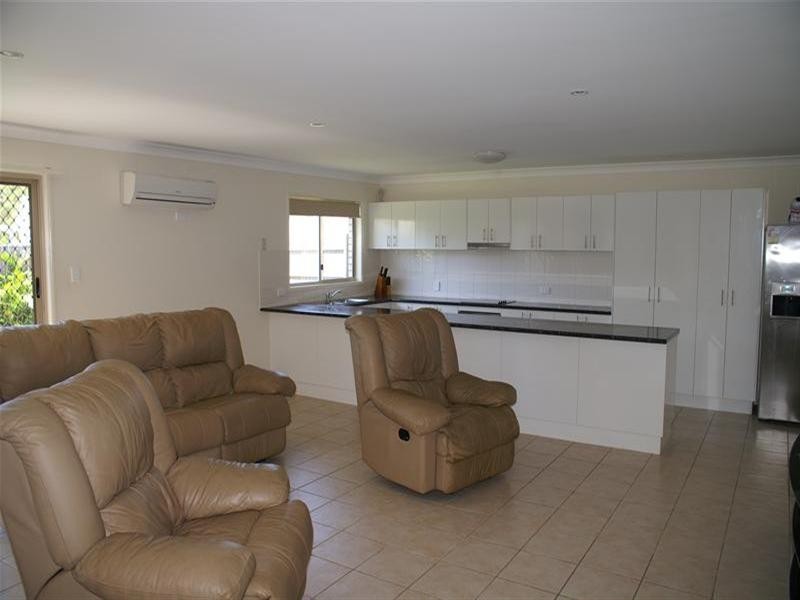 9 Debbie Way, Nerang QLD 4211