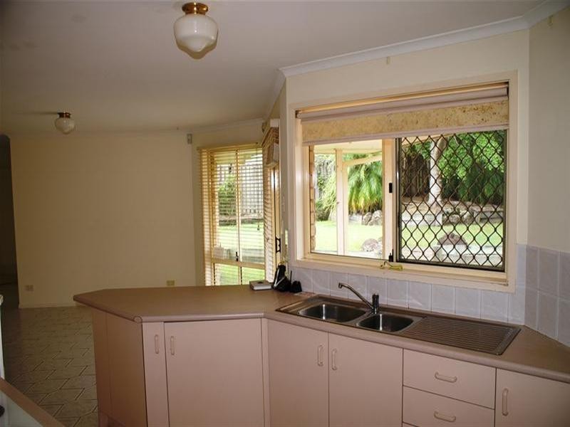 15 Glengarry Close, Highland Park QLD 4211