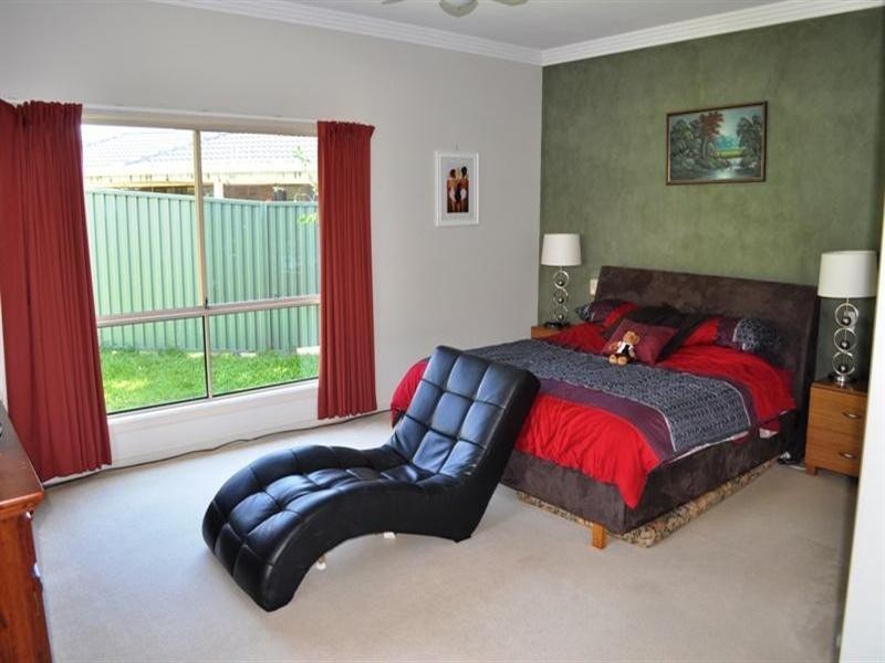 21 Arnold Palmer Drive, Parkwood QLD 4214