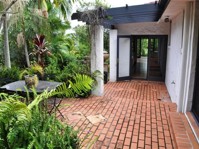 4 Bellview Crescent, Ashmore QLD 4214