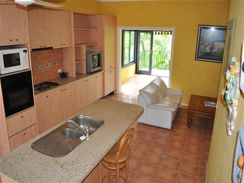 4 Bellview Crescent, Ashmore QLD 4214