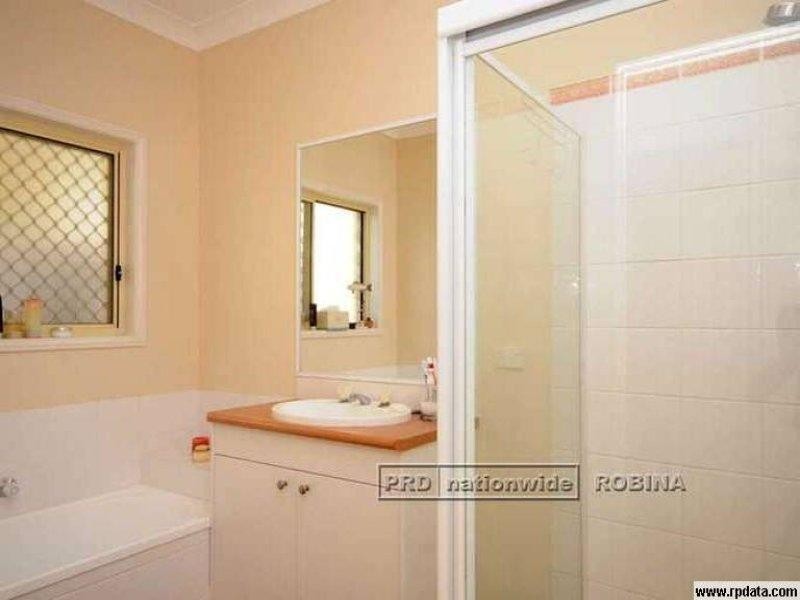 15 Torrey Place, Robina QLD 4226