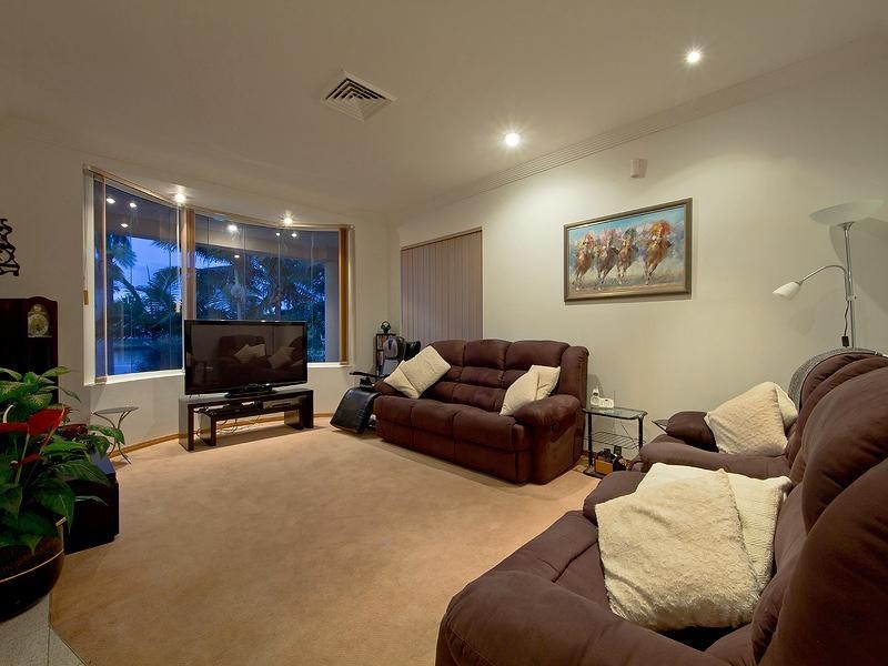 51 Portobello Drive, Mermaid Waters QLD 4218