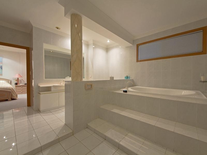 51 Portobello Drive, Mermaid Waters QLD 4218