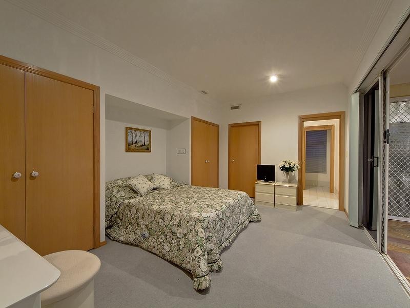 51 Portobello Drive, Mermaid Waters QLD 4218