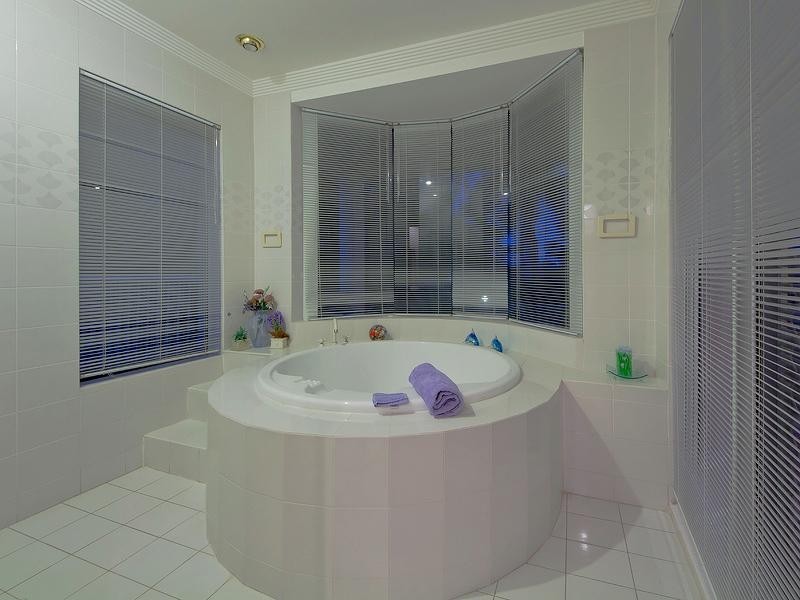 51 Portobello Drive, Mermaid Waters QLD 4218