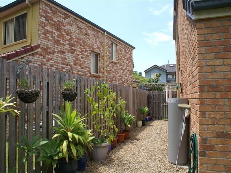 8/23 Nikau Crescent, Nerang QLD 4211