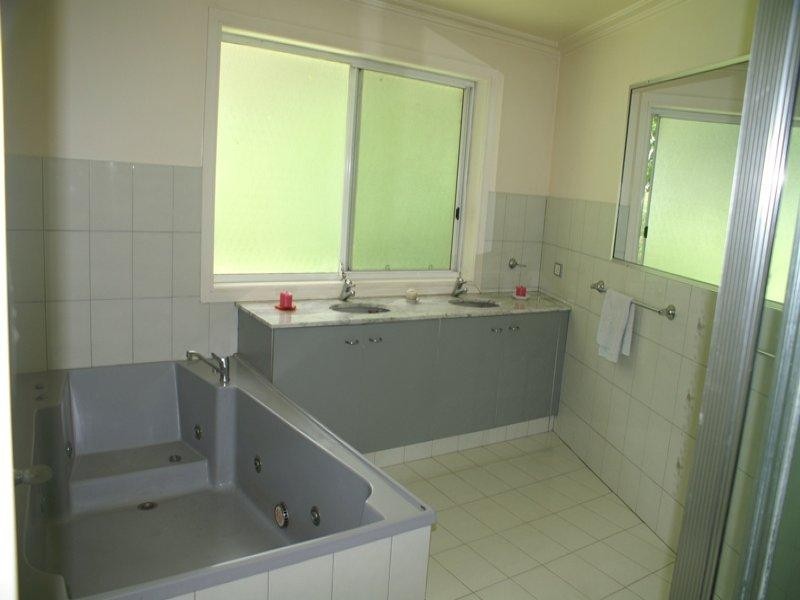 29 Thredbo Drive, Worongary QLD 4213