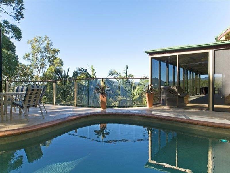 52 Parkway Drive, Advancetown QLD 4211