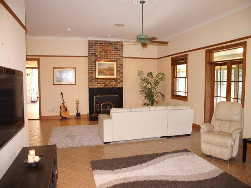 52 Parkway Drive, Advancetown QLD 4211