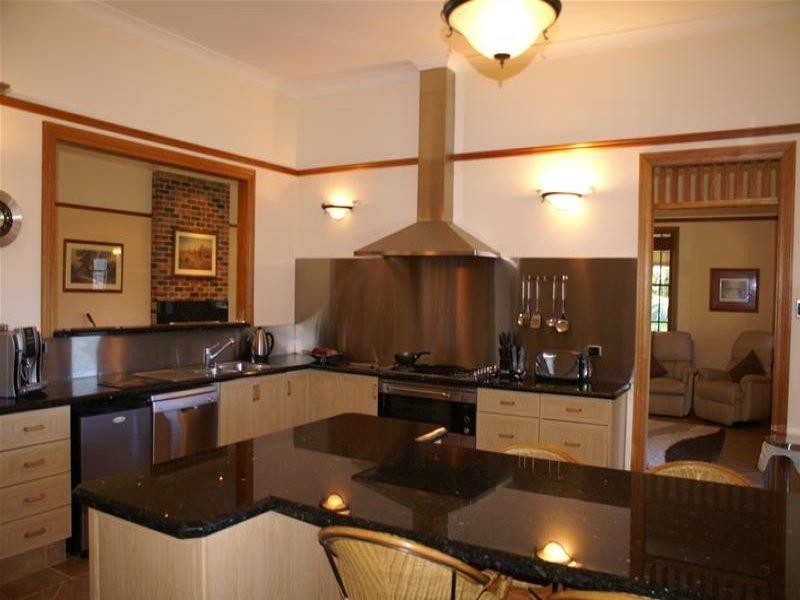 52 Parkway Drive, Advancetown QLD 4211