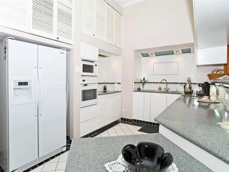 52 Parkway Drive, Advancetown QLD 4211