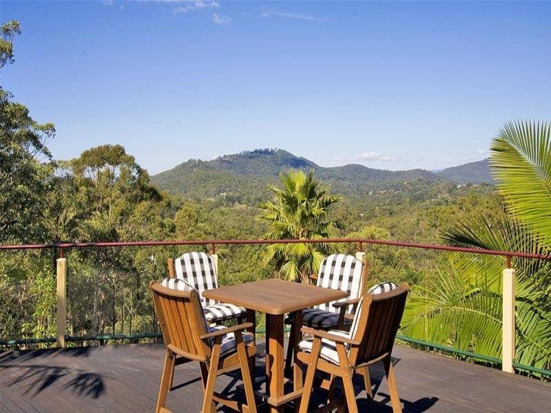 52 Parkway Drive, Advancetown QLD 4211